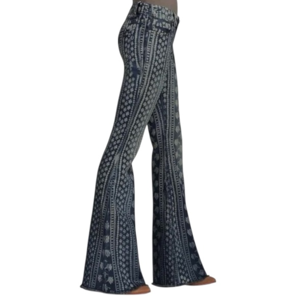 FREE PEOPLE MANTRA BALI BELL BOTTOMS Flare Low Rise Boho Hippie Jeans Size 27 - Picture 3 of 8